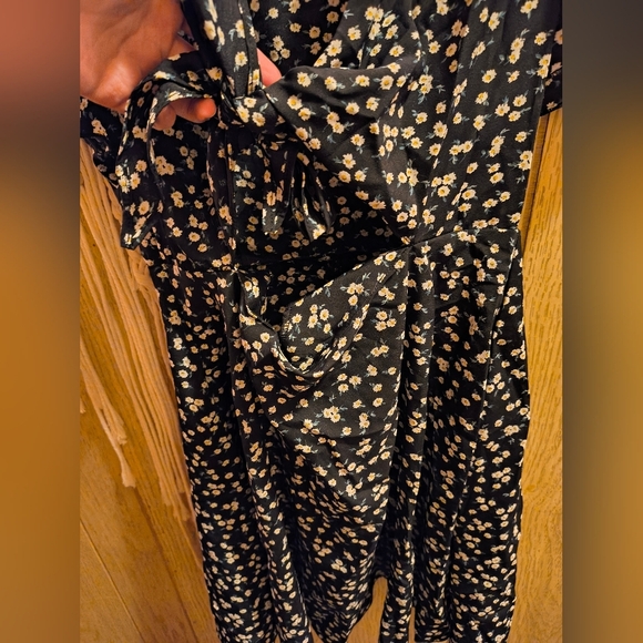 🇺🇸BOGO🆓-Shein Floral Short Sleeve Mini Sweetheart Dress w/ Cut Out Detail - Picture 2 of 4